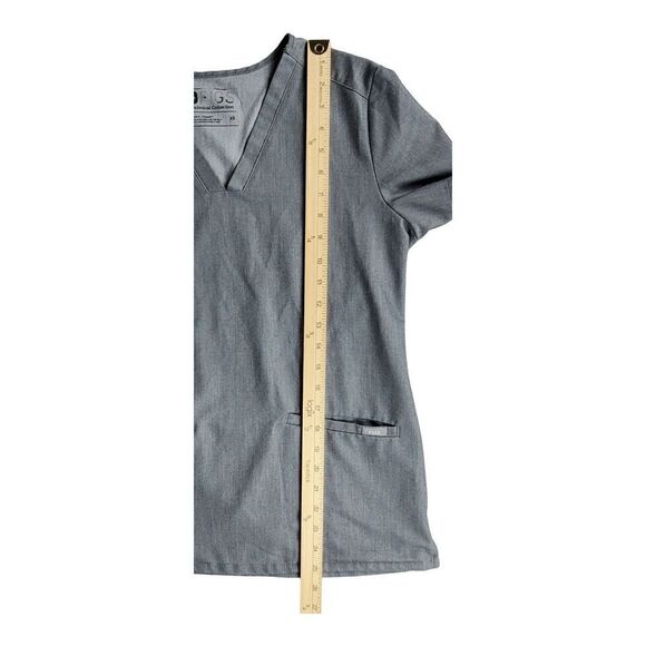 Figs Technical Collection Casma Three-Pocket Scrub Top Extra Small Grey Medical - Picture 9 of 10